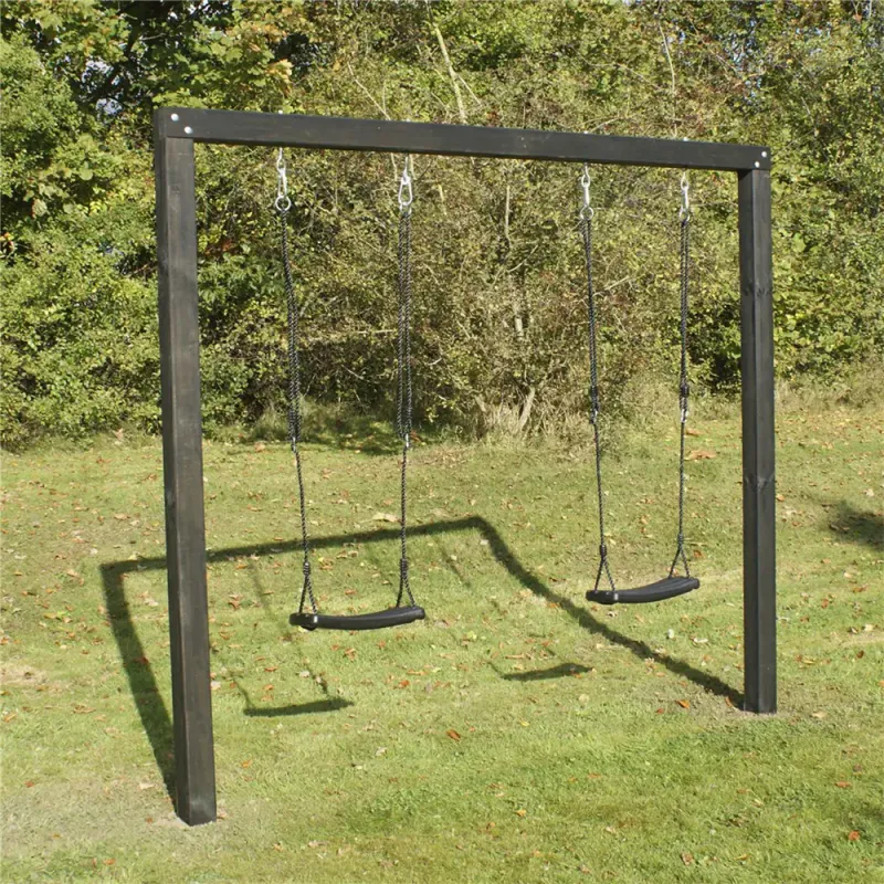 Sort Nordic Play Gyngestativ Alma Grundmalet Inkl E Gynger - Nordic Play Gyngestativer - 5705858716671